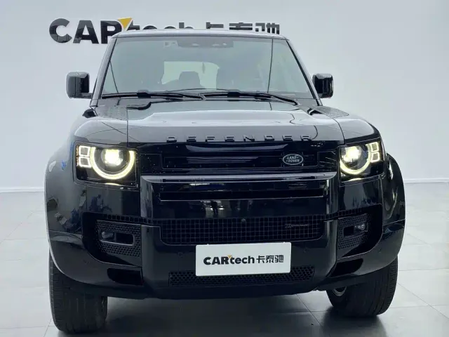 Land Rover Defender — Фото автомобиля 9