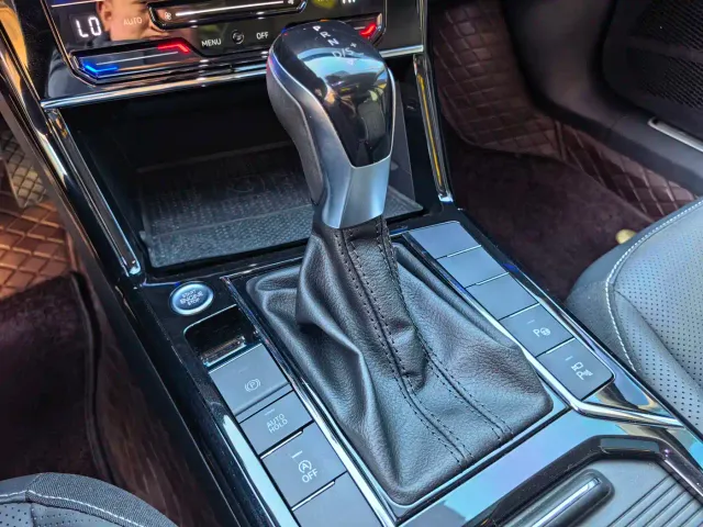 Volkswagen Passat — Фото автомобиля 14