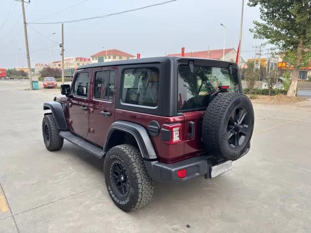 Jeep Wrangler — Фото автомобиля 5