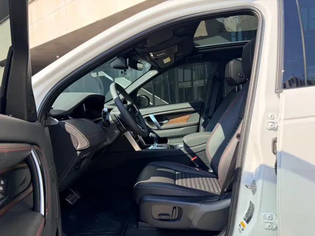 Land Rover Discovery Sport — Фото автомобиля 5