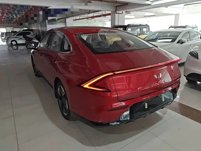 Wuling Starlight — Фото автомобиля 4