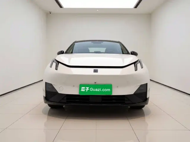 Lynk & Co Z20 — Фото автомобиля 2