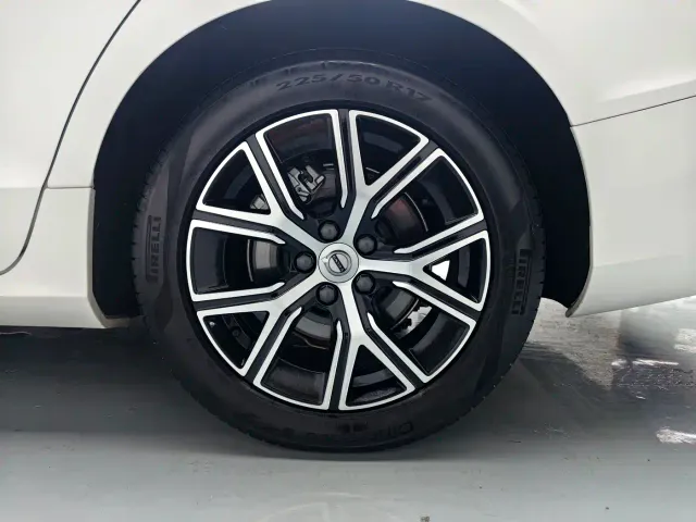 Volvo S60 — Фото автомобиля 15