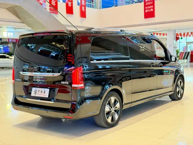 Mercedes-Benz V-Class — Фото автомобиля 24