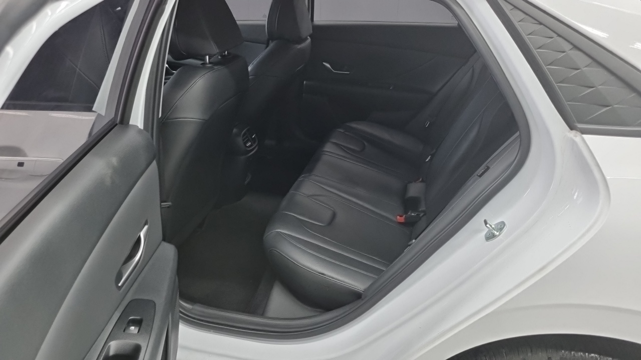 Hyundai AVANTE Новый Avante (CN7) — Фото автомобиля 11