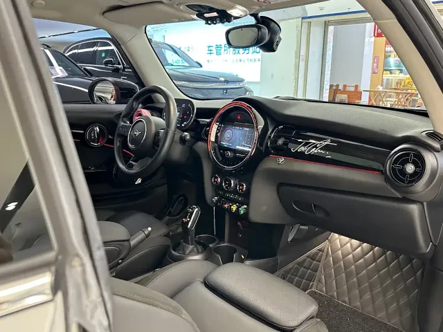 MINI Hatch — Фото автомобиля 13