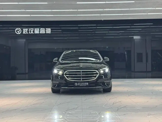Mercedes-Benz E-Class — Фото автомобиля 6