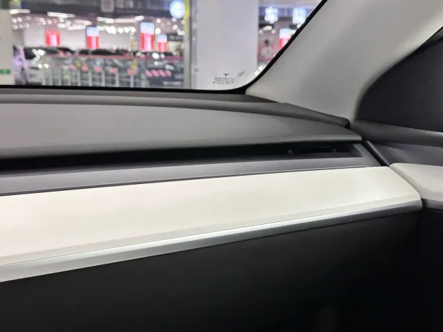 Tesla Model Y — Фото автомобиля 15