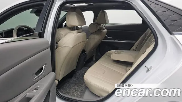 Hyundai AVANTE Новый Avante (CN7) — Фото автомобиля 11