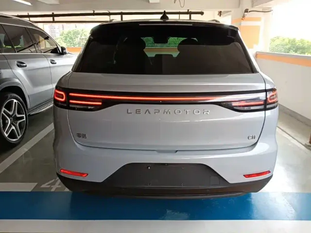 Leapmotor C11 — Фото автомобиля 5