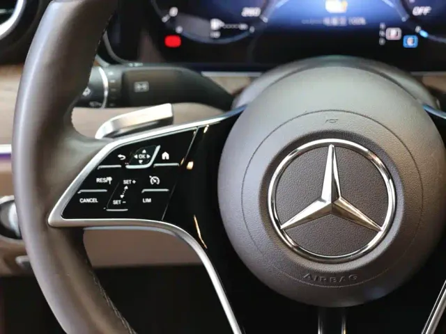 Mercedes-Benz E-Class — Фото автомобиля 17