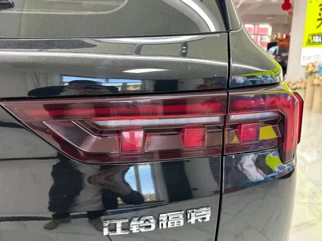 Ford Lingrui — Фото автомобиля 8