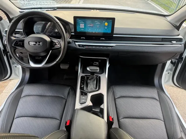Geely Emgrand — Фото автомобиля 19