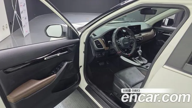 Kia Seltos — Фото автомобиля 10