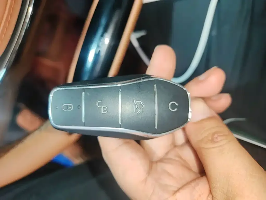 BYD Han 2022 DM-i 121KM Premium Edition — Фото автомобиля 16