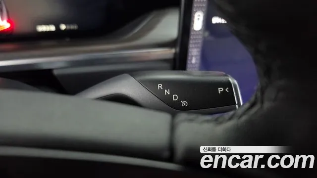 Tesla Model X — Фото автомобиля 9