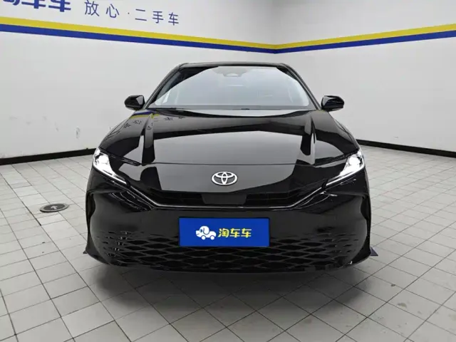 Toyota Camry — Фото автомобиля 2