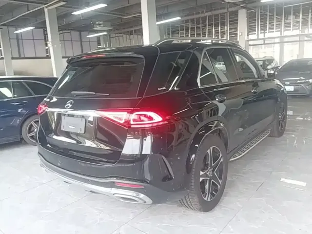 Mercedes-Benz GLE-Class — Фото автомобиля 4