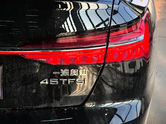 Audi A6L — Фото автомобиля 12