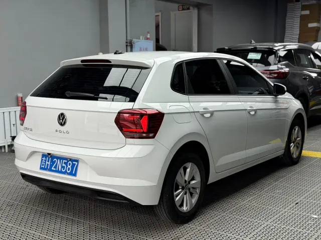 Volkswagen Polo — Фото автомобиля 6