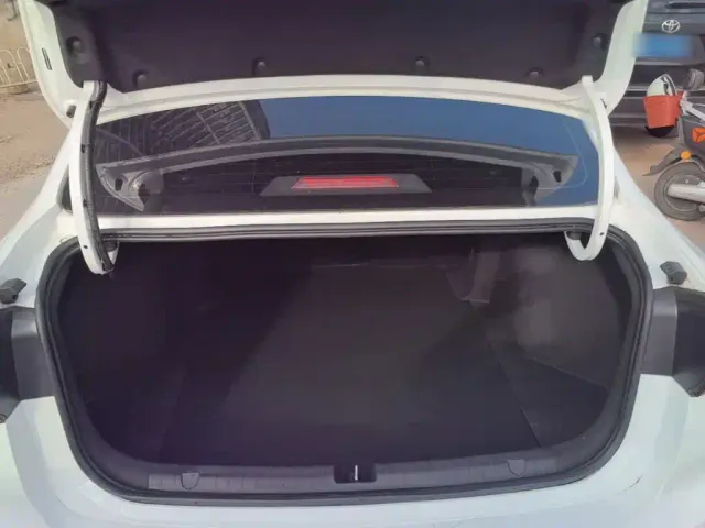 Geely Emgrand — Фото автомобиля 18