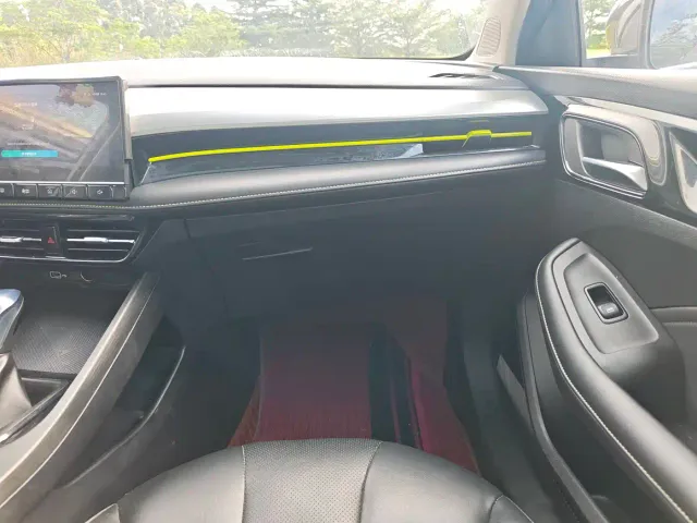 Roewe i5 — Фото автомобиля 18