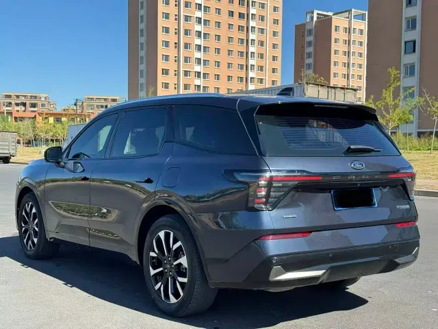 Ford Edge — Фото автомобиля 7