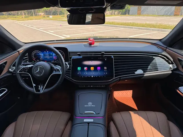 Mercedes-Benz E-Class — Фото автомобиля 9