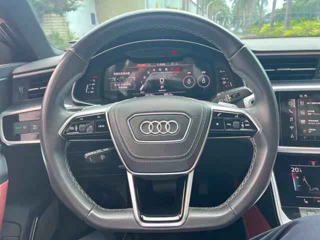 Audi A7L — Фото автомобиля 12