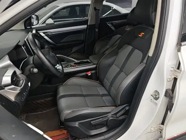Geely Binyue — Фото автомобиля 14