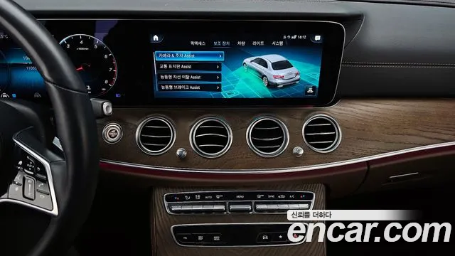 Mercedes-Benz E-Class — Фото автомобиля 15
