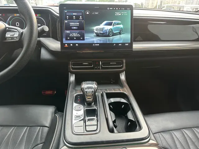 GAC Trumpchi GS8 — Фото автомобиля 8