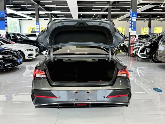 Hyundai Elantra — Фото автомобиля 13
