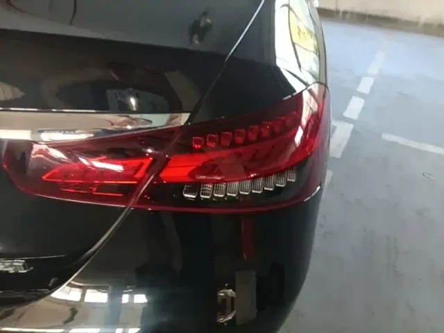 Mercedes-Benz E-Class — Фото автомобиля 7