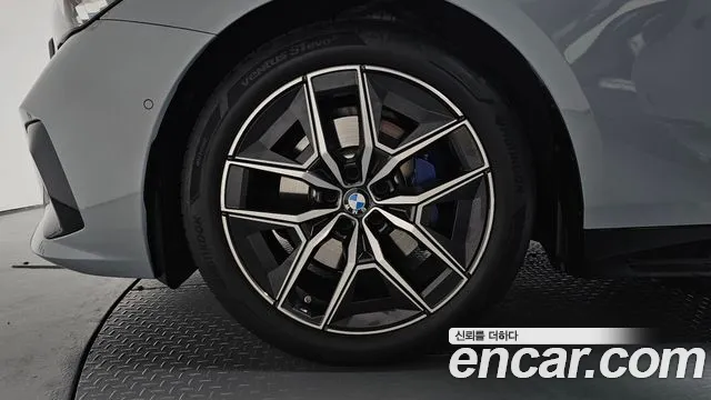 BMW 5-Series — Фото автомобиля 3