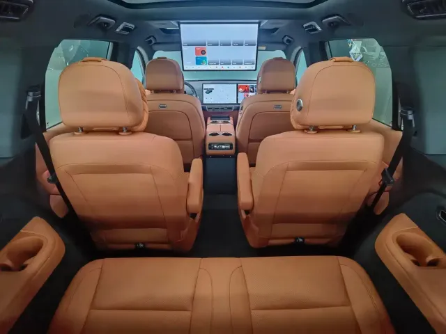 Li Auto L9 — Фото автомобиля 5