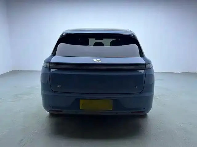 Li Auto L7 — Фото автомобиля 4