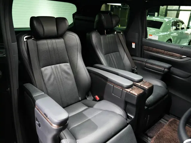 Toyota Alphard — Фото автомобиля 28