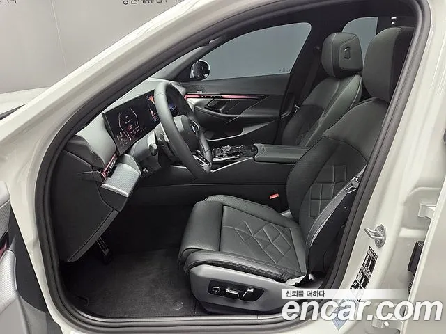 BMW 5-Series 5 серия (G60) 530i xDrive M Sport — Фото автомобиля 12