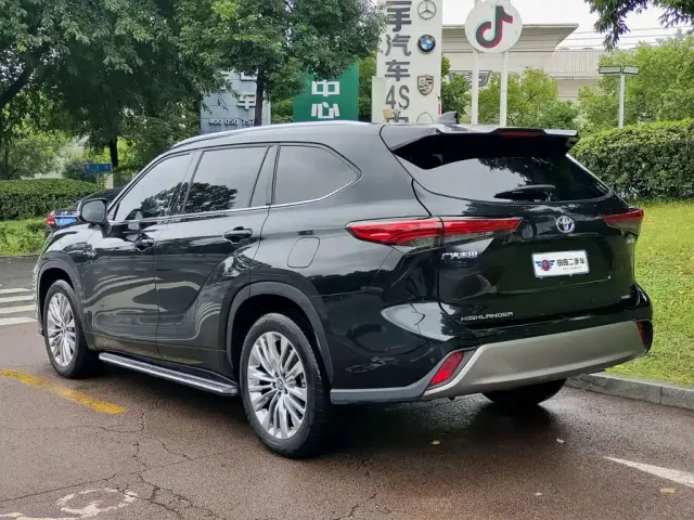 Toyota Highlander — Фото автомобиля 4