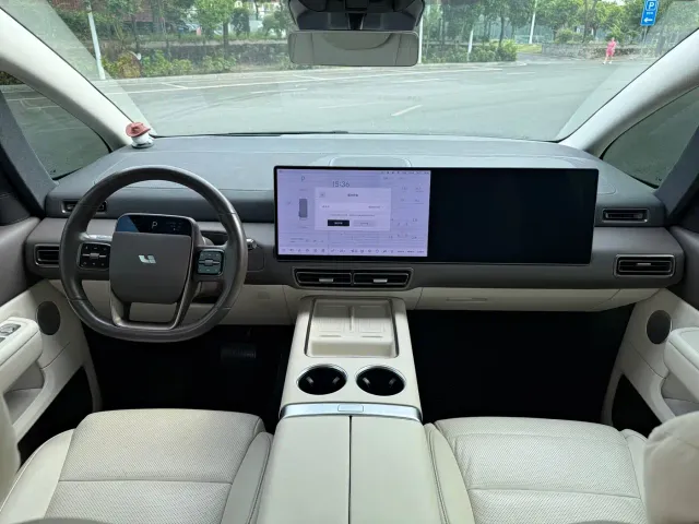 Li Auto MEGA — Фото автомобиля 8