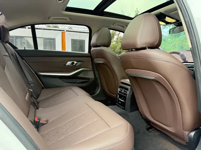 BMW 3 Series — Фото автомобиля 11