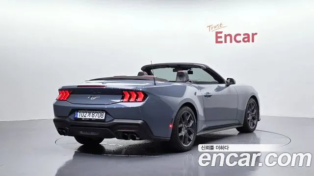 Ford Mustang Mustang 7 поколение 2.3 EcoBoost Premium Кабриолет — Фото автомобиля 2