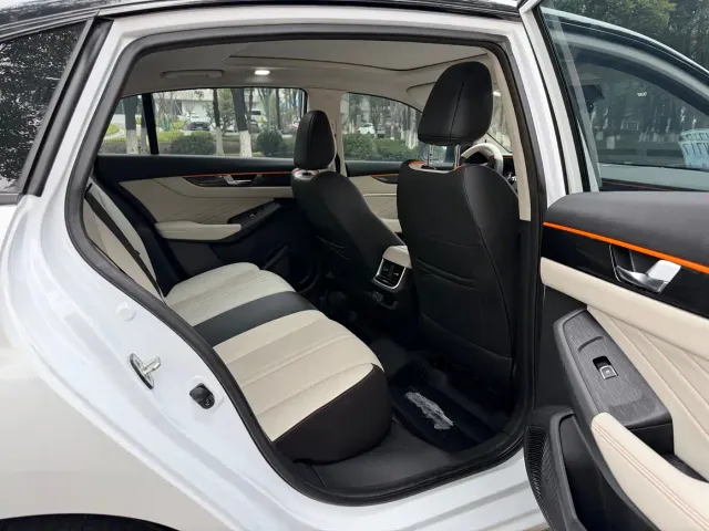 Dongfeng Yixuan MAX — Фото автомобиля 7