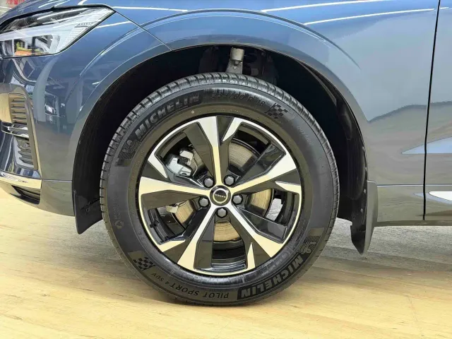 Volvo XC60 — Фото автомобиля 5