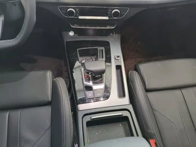 Audi Q5L — Фото автомобиля 13
