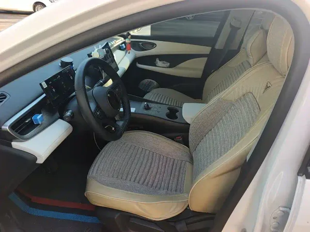 BYD Seal 05 DM-i — Фото автомобиля 11
