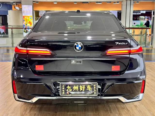 BMW 7 Series — Фото автомобиля 6