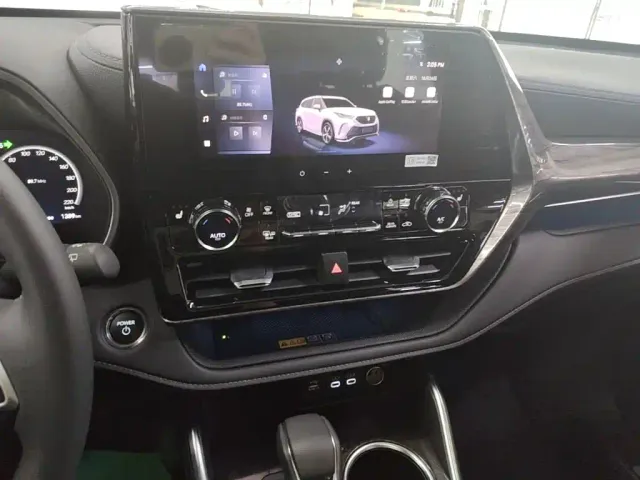 Toyota Crown Kluger — Фото автомобиля 12