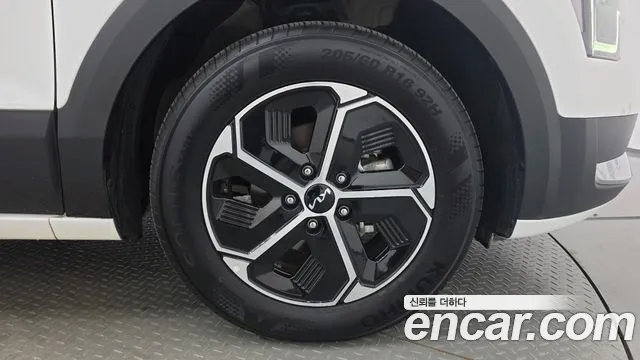 Kia Niro The All New — Фото автомобиля 21